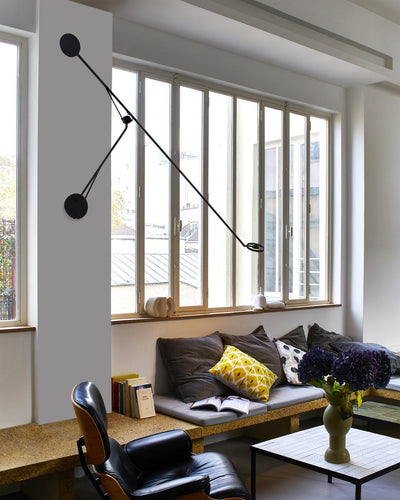 DCW Aaro Wall Lamp LED L 155 cm sort | Designvæglampe | Lampeagenten