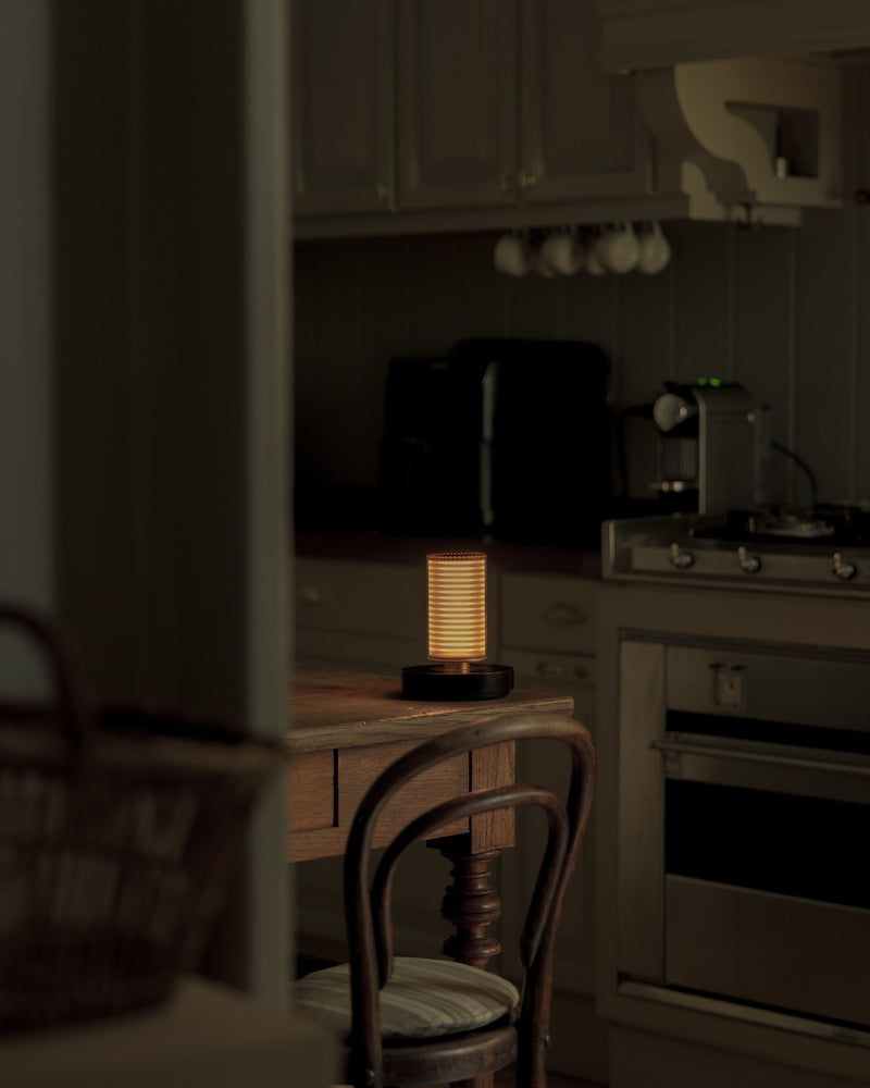 DCWéditions La Lampe Frechin Portable Ø13×16,6 Golden/Black | Lampeagenten