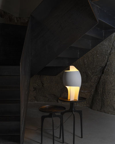 DCWéditions Grande B Bordlampe Gypsum/Aluminium | Lampeagenten