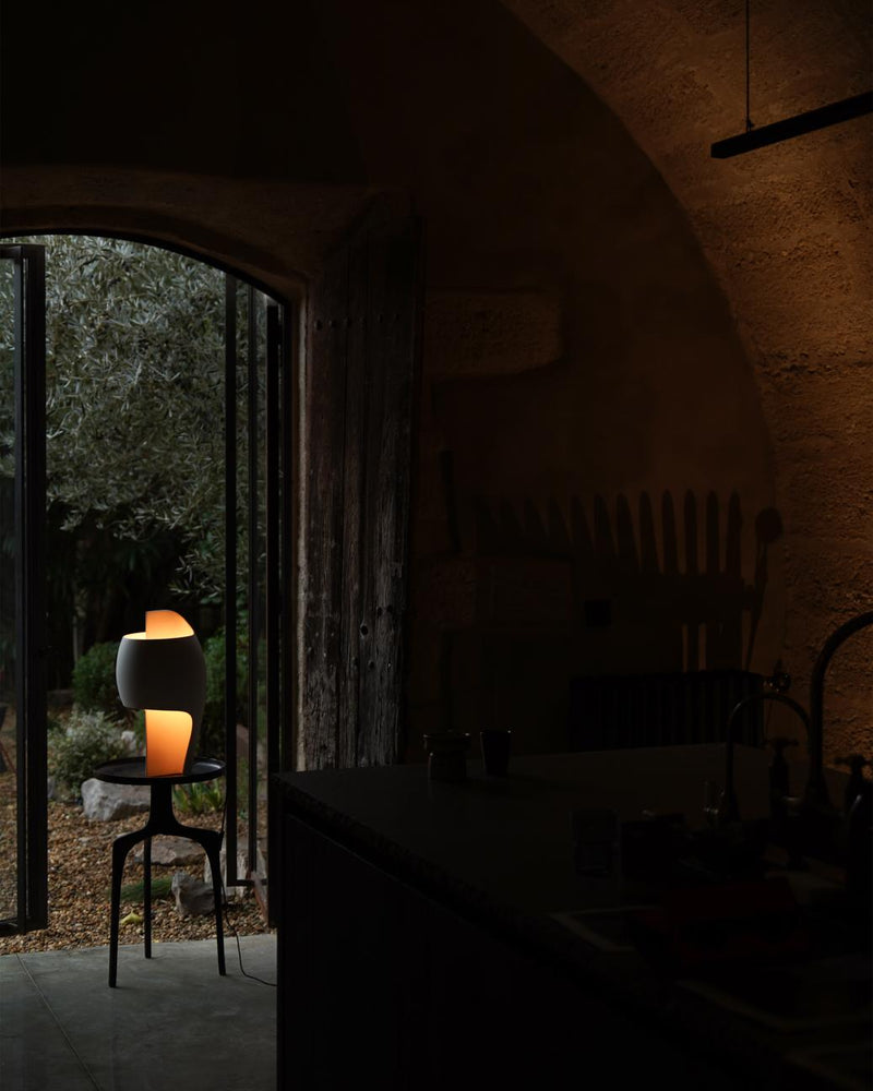 DCWéditions Grande B Bordlampe Gypsum/Aluminium | Lampeagenten