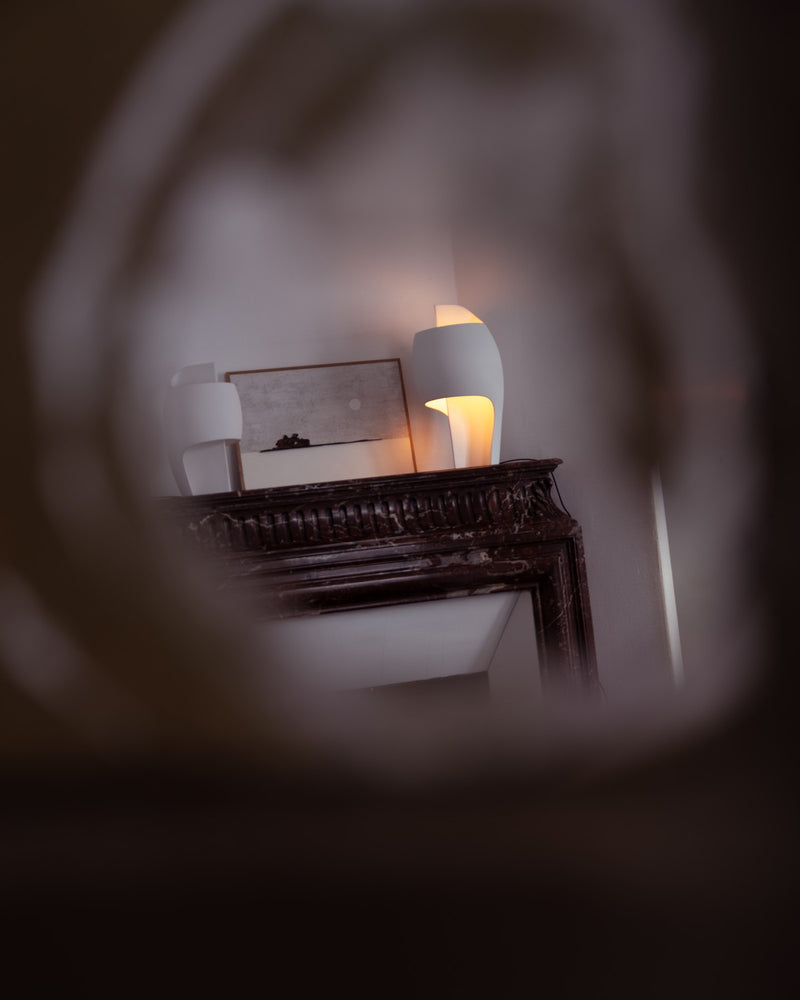 DCWéditions Grande B Bordlampe Gypsum/Aluminium | Lampeagenten