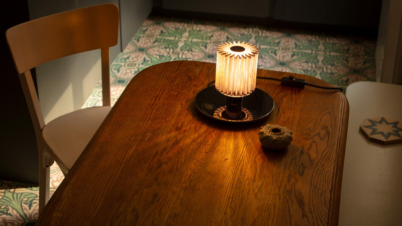 DCWéditions In The Sun 220 Bordlampe – Silver/Gold | Lampeagenten