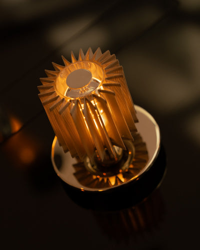 DCWéditions In The Sun 130 Portable Bordlampe – Guld/Guld | Lampeagenten