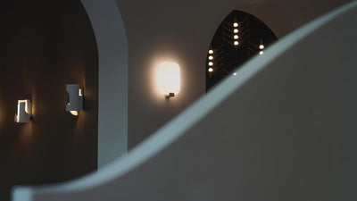 DCWéditions Light Me Tender M Væglampe – Vertical/Brass | Lampeagenten