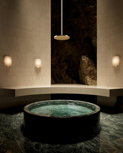 DCWéditions Light Me Tender M Væglampe – Vertical/Brass | Lampeagenten