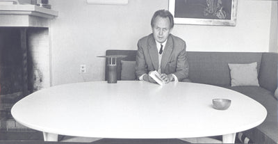 Piet Hein Tempel 280 Bordlampe | Dansk Design | Lampeagenten
På foto Piet Hein.