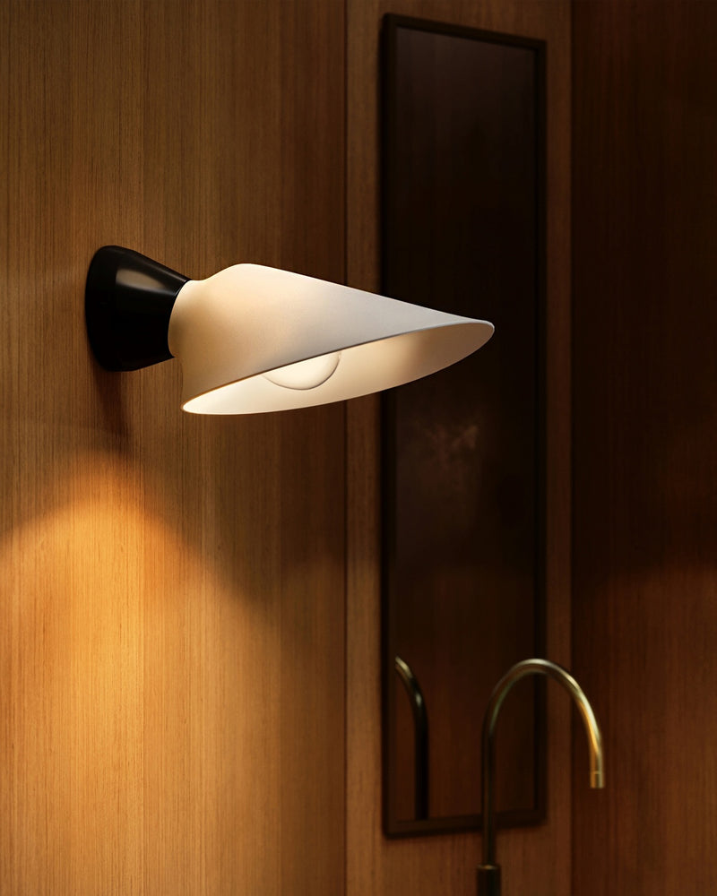 DCWéditions Plume Væglampe – Sort / Polycarbonat