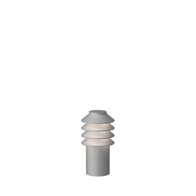 Bysted Garden Lav Aluminium m/ fodplade u/ adaptor - Louis Poulsen