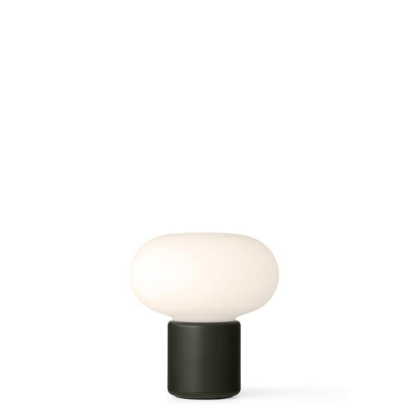KARL-JOHAN PORTABLE FOREST GRØN BORDLAMPE - Bærbar hygge med et strejf af natur