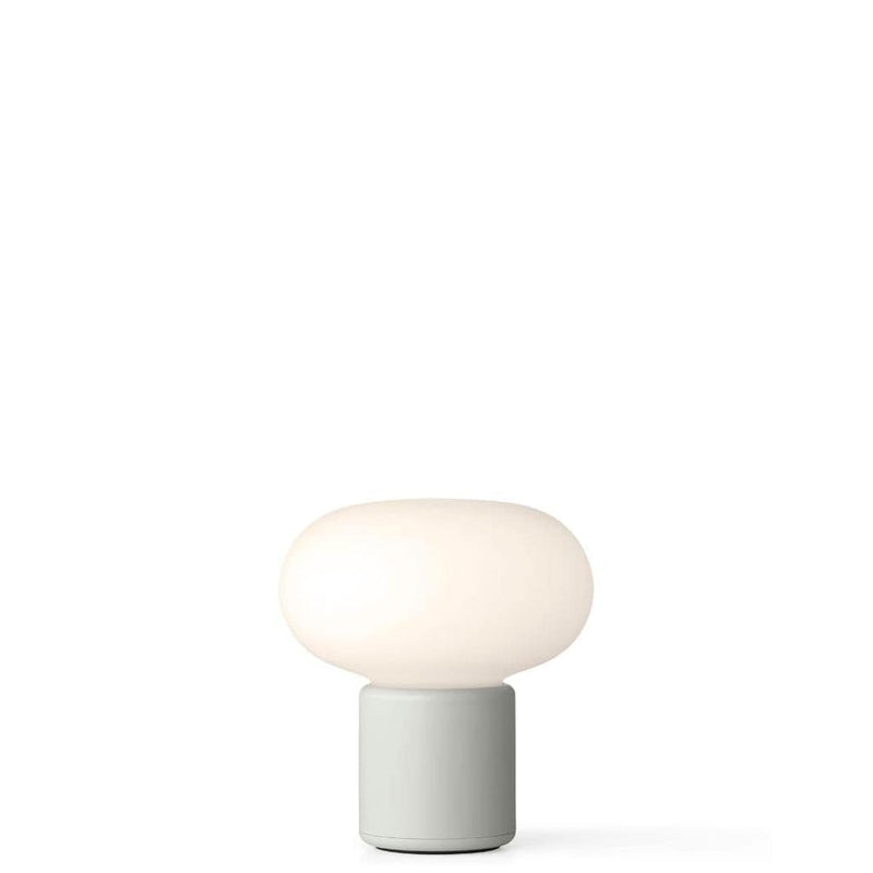 KARL-JOHAN PORTABLE LIGHT GRÅ BORDLAMPE - Bærbar hygge i en stilfuld grå nuance