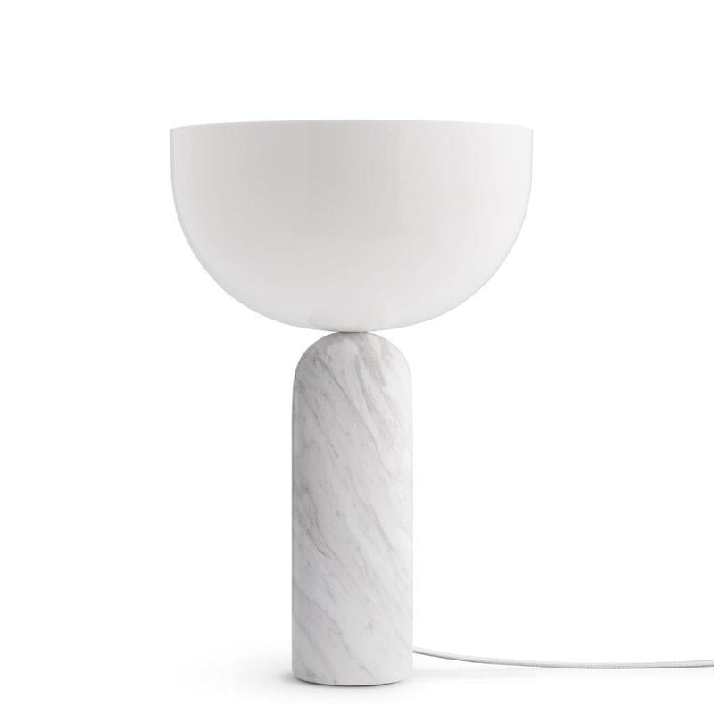 NEW WORKS KIZU STOR HVID BORDLAMPE - En skulpturel balanceakt