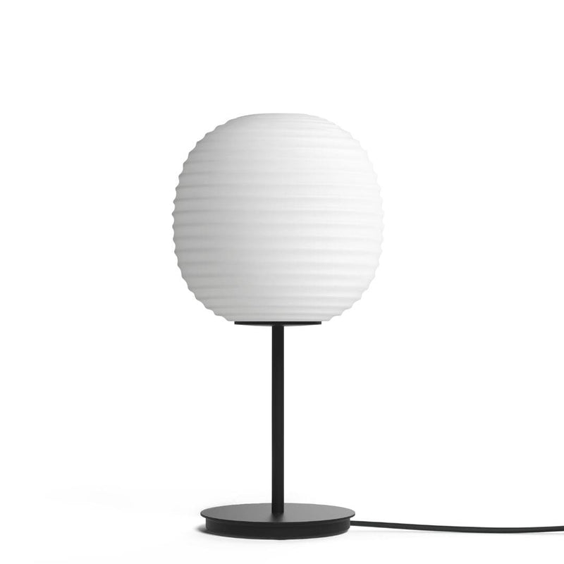 NEW WORKS LANTERN Ø20 BORDLAMPE - Klassisk design med et moderne twist
